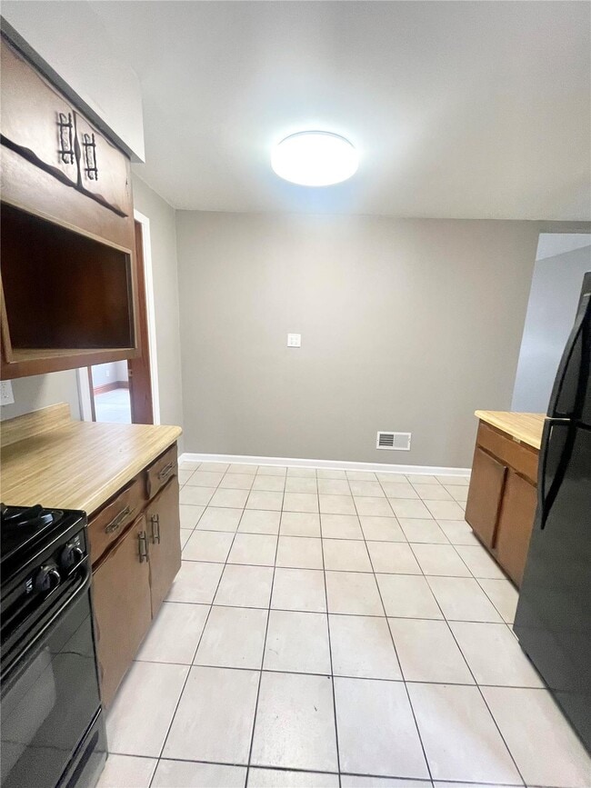 Photo - 525 N 27th St