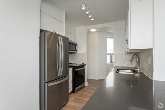 1BR, 1BA - 750SF - Kitchen