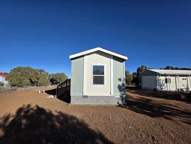 Building Photo - 8368 Ridge Dr