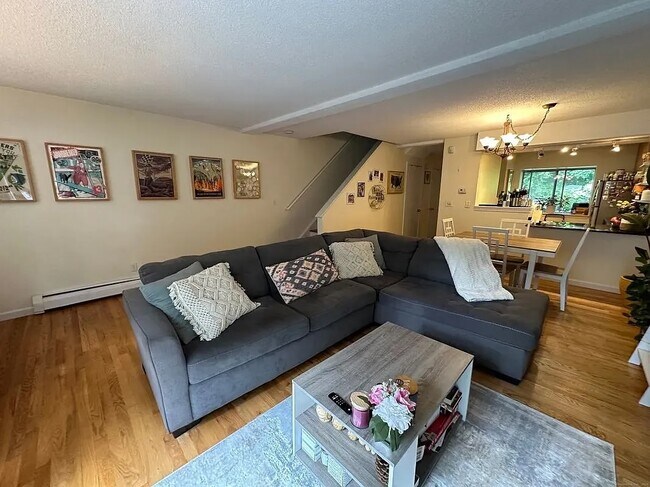 Photo - 675 Townsend Ave