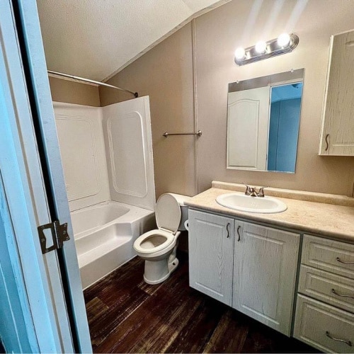 Photo - 210 Robin Dr