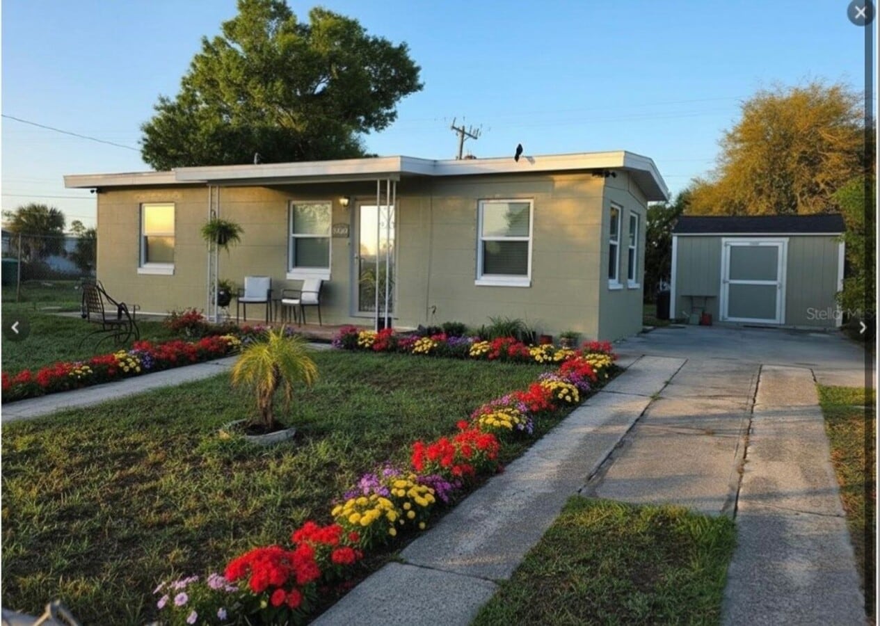 Port Charlotte 3/1 with fenced in yard and shed. - Port Charlotte 3/1 with fenced in yard and shed.