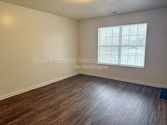 Photo - 5606 Boxwood Garden Way