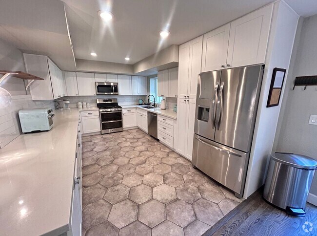 Building Photo - Luxury Scottsdale Townhouse Camelback/Scot...