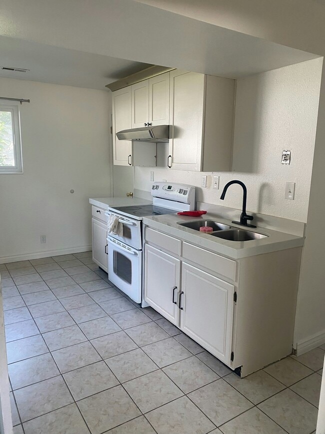 Photo - 1342 N 500 W St