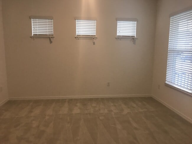 Photo - 5 Bedroom Westside Village Community