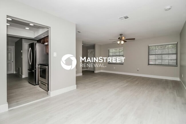 Photo - 3 Bedroom Pet-Friendly Home in LONGWOOD, FL with Main Street Renewal