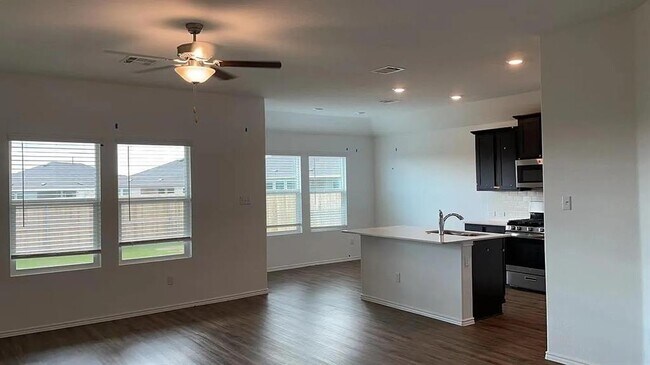 Photo - 203 Arnage Dr