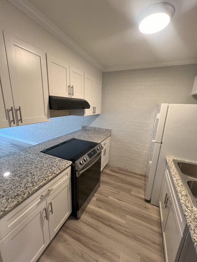 Photo - Must See! 1 bedroom, 1 bath apartment on H...