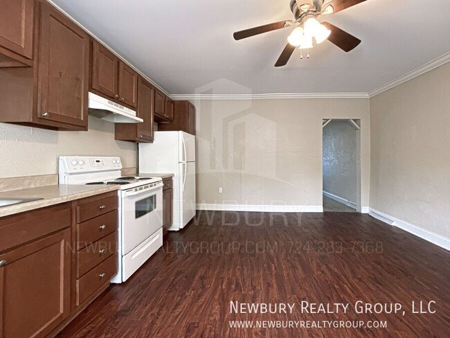 Photo - 39 Hickory St