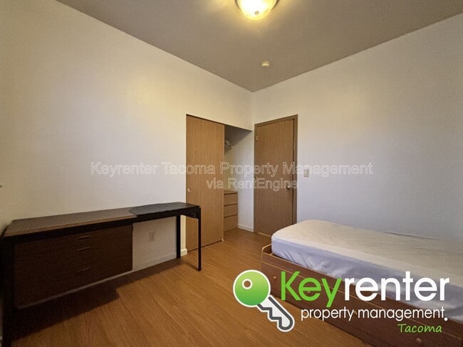 Photo - 7630 S Yakima Ave