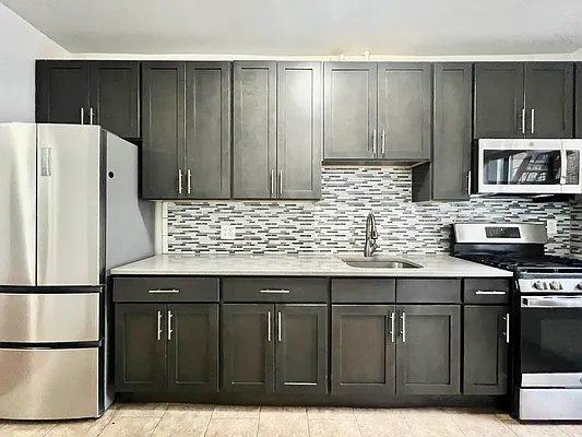 Building Photo - 1 bedroom in BRONX NY 10463 Unit 2E