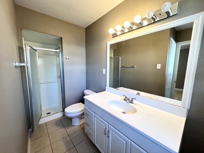 Photo - 3212 47th St