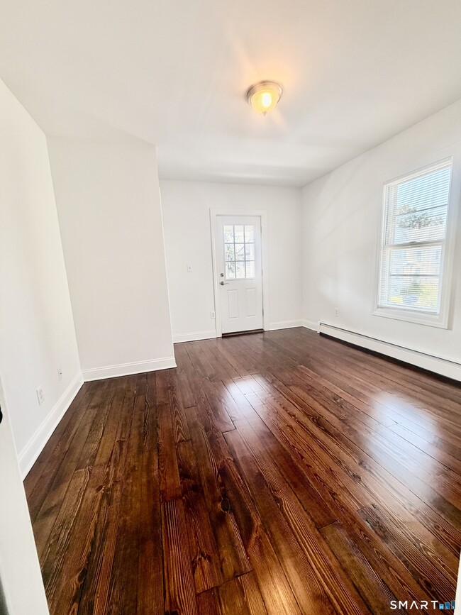 Photo - 48 Vine St