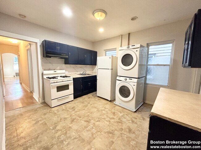 Building Photo - 18 Eastman St Unit 2 Rental