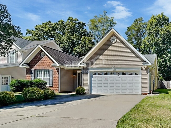 Building Photo - 1956 Longburn Dr Rental