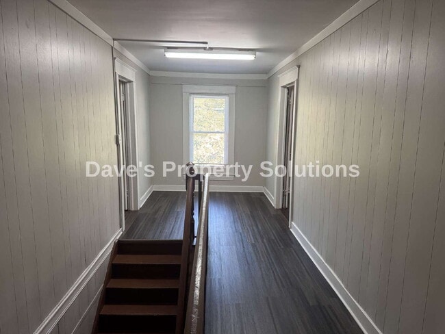 Photo - Move-In Ready Upstairs Unit | New Flooring, Eat-In Kitchen & Tons of Closets Unit APT B