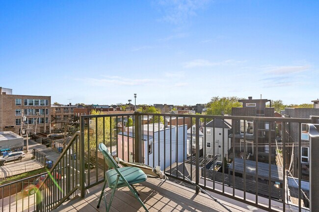 Photo - 1636 N Western Ave Unit 2