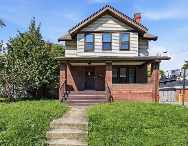 Building Photo - 1511 Perry St Unit 2