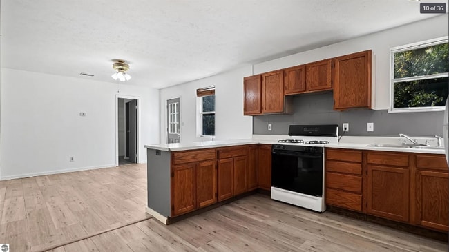 Photo - 1657 Seaman Rd