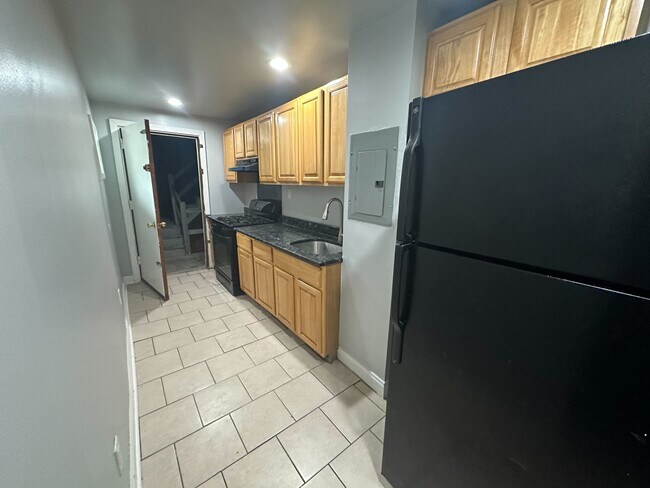 Photo - 529 Brinton St