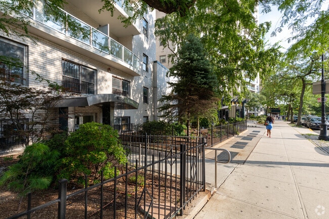 Photo - Executive Towers