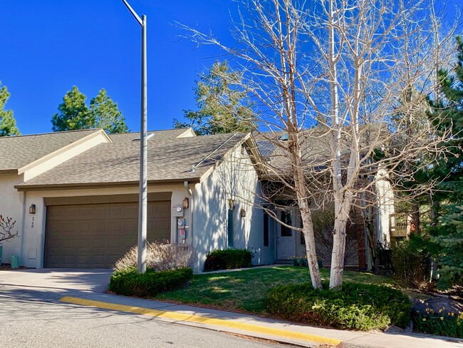 2002 built duplex in Quemazon neighborhood, 2 car garage - 4750 Quemazon Townhome