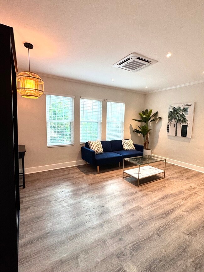 Photo - 3811 Washington Rd
