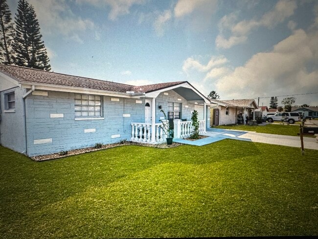 Front - 6734 Sandalwood Dr