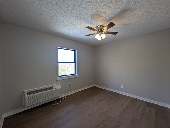 Photo - Remodeled Cove at Cave City Unit Apt #10