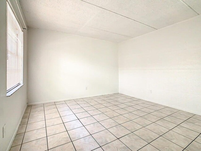 Photo - 714 Michigan Ct Unit 2