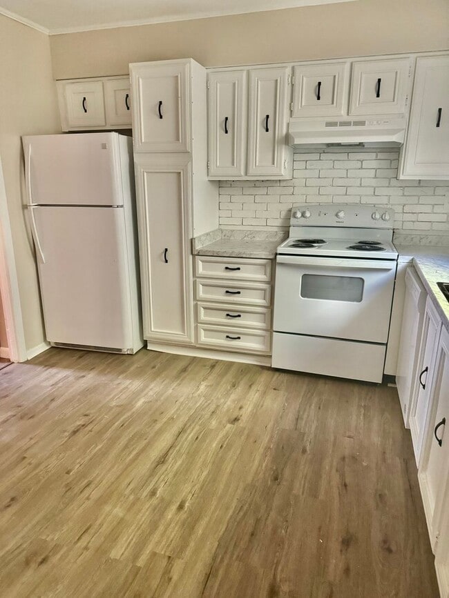 Photo - Spacious 3 Level Stafford Townhouse