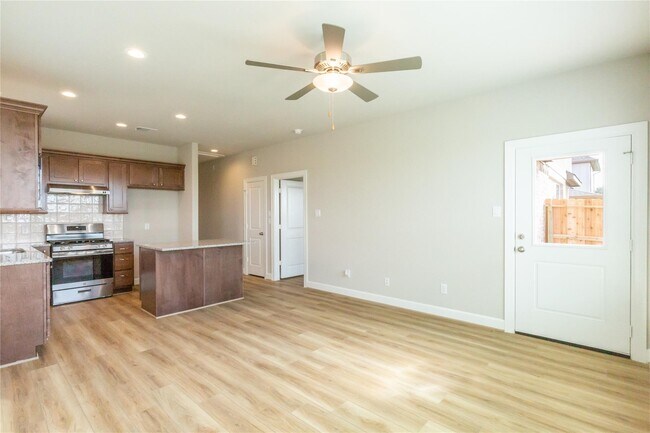 Photo - 1016 Tillman Ln