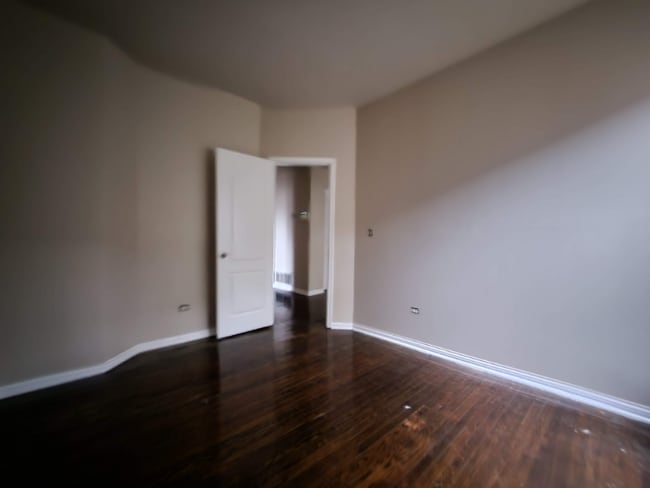 Photo - 7016 S Sangamon St