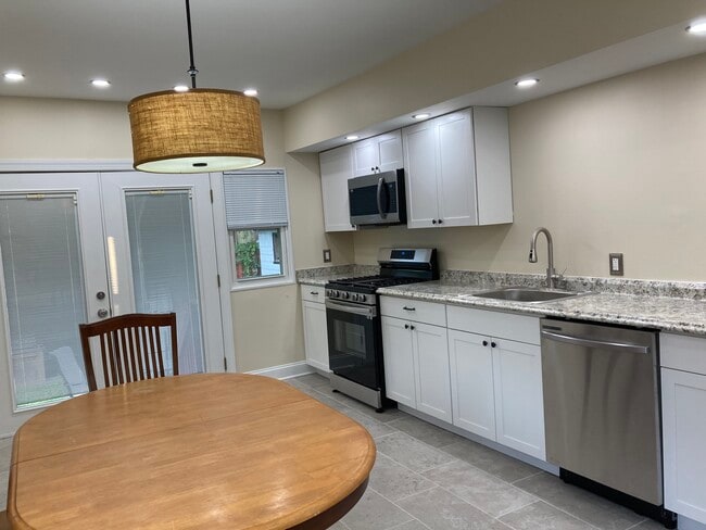 Photo - 218 Evergreen Ave Unit A