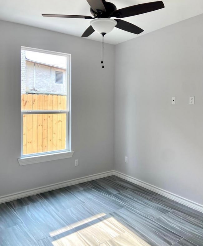 Photo - 1006 Escondido Ln