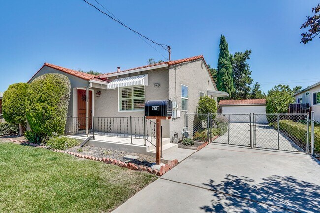 Photo - 1940's Quaint 2 Bedroom Single Story Home off of Hedding Street with Modern Amenities & Great Bac...