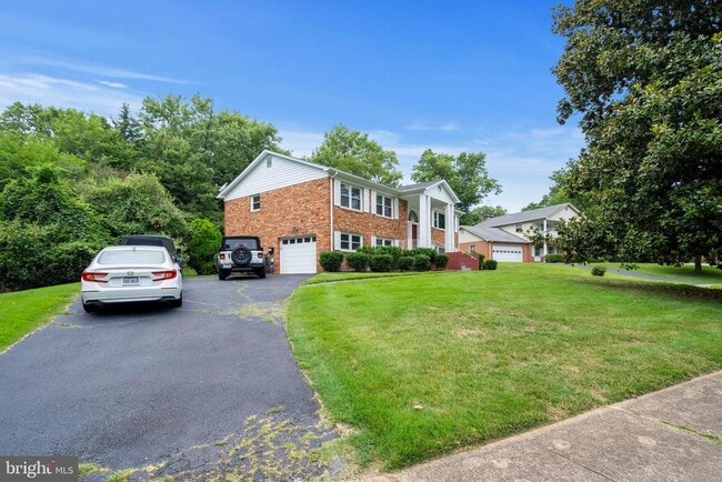 8020 Agin Ct