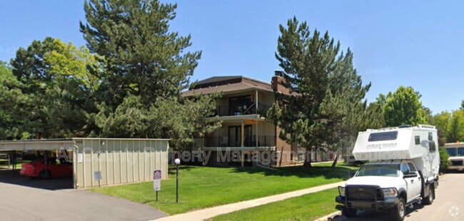 Building Photo - 600 Manhattan Dr Unit 5B Rental