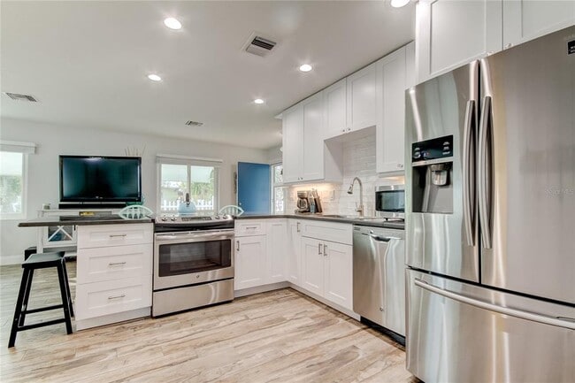 Photo - 1907 2nd St N