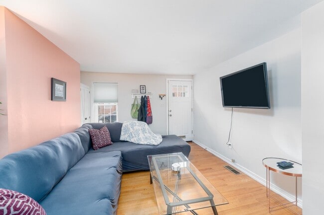 Photo - 1516 William St