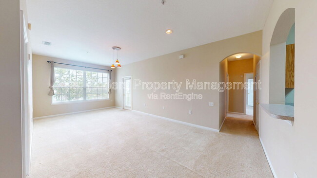 Building Photo - 7990 Baymeadows Rd E Rental