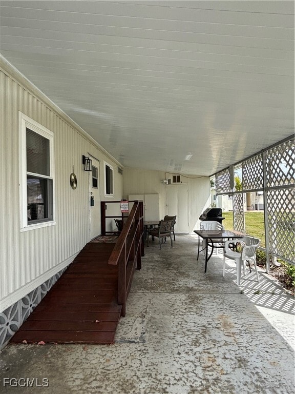 Photo - 207 Harvest Ln