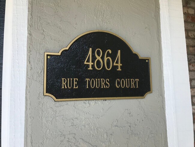 4864 Rue Tours Ct