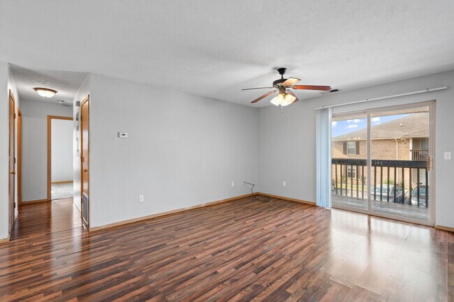 815 W Warren Ave