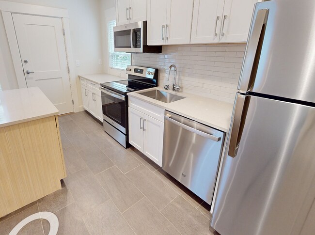 Photo - 208 Banks St Unit 2