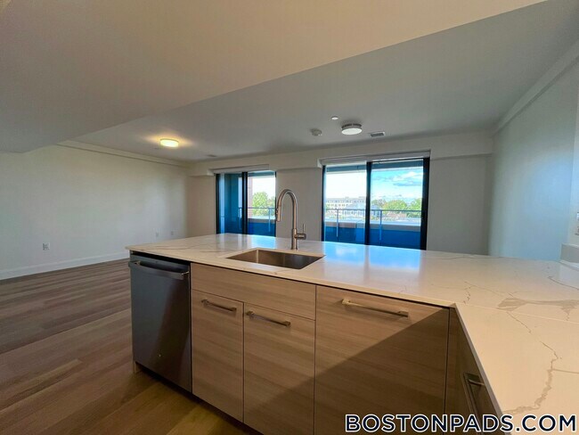 Building Photo - 1079 Commonwealth Ave Unit 454