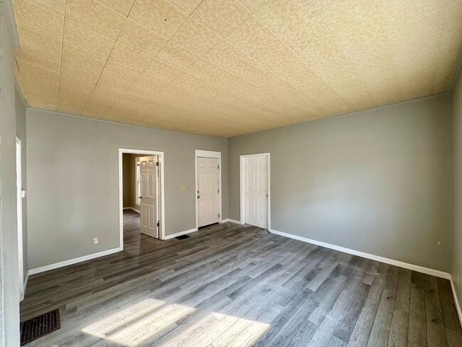 Photo - short term lease available