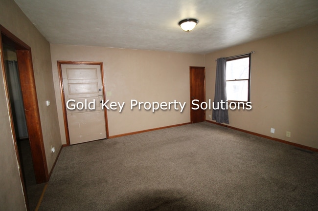 Photo - 2930 Fletcher St Unit 2930 1/2 Fletcher St