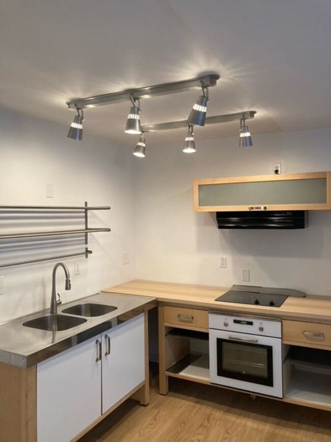 Building Photo - North Park 55+ Available Now! Unit B103